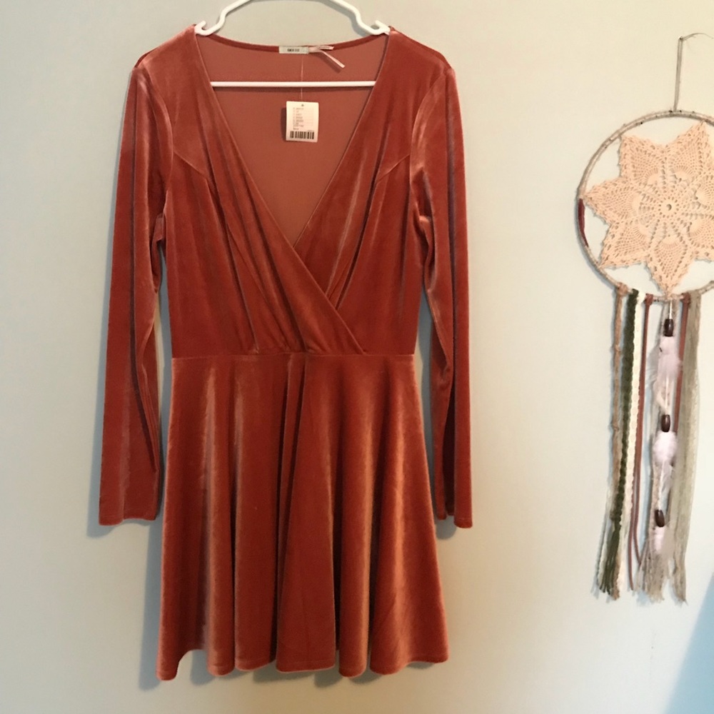 Rose Velvet UO Long Sleeve Dress